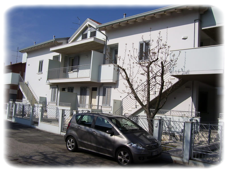 Palazzina via Democrito
